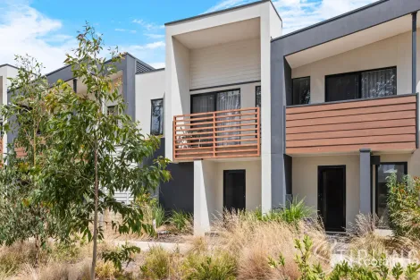 8 Sanctum Walk, Officer, VIC 3809