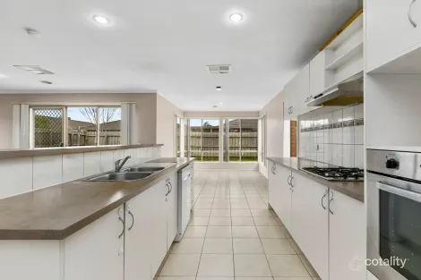 Property photo of 18 Leda Drive Tarneit VIC 3029