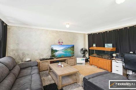 Property photo of 10 Briggs Place St Helens Park NSW 2560
