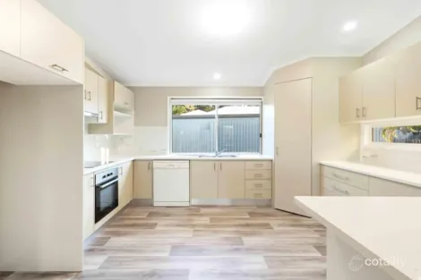 1/7 Debra Ct, Urangan, QLD 4655