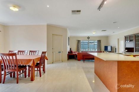 Property photo of 11 Discovery Avenue Cranbourne North VIC 3977