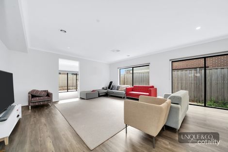 Property photo of 216 Hummingbird Boulevard Tarneit VIC 3029