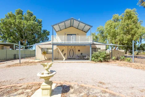 7 White Ct, Eneabba, WA 6518