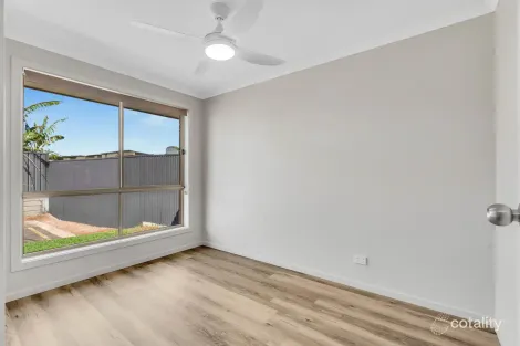 Property photo of 35 Hamra Drive Smithfield SA 5114