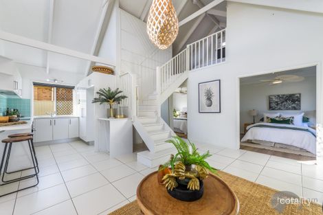 Property photo of 2/11 Beitz Avenue Labrador QLD 4215