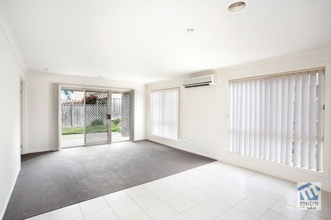 Property photo of 19 Tetrabine Way Lyndhurst VIC 3975