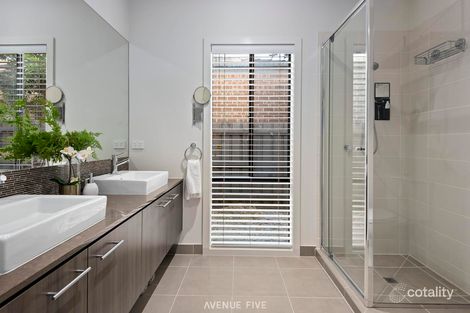 Property photo of 10 Silky Oak Lane Armstrong Creek VIC 3217