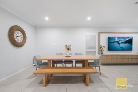 Property photo of 4 Farview Drive Denham Court NSW 2565