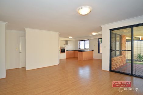 Property photo of 15 Lyndavale Loop Carramar WA 6031