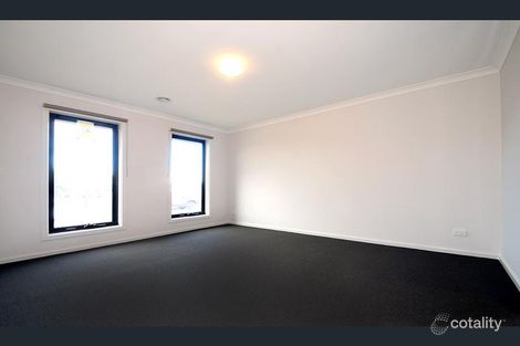 Property photo of 17 Annello Way Clyde VIC 3978