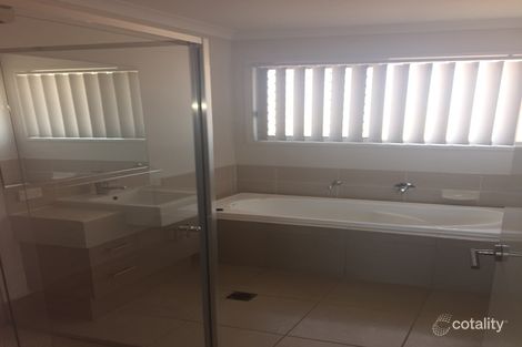 1/5 Honeyeater Cres, Dakabin, QLD 4503