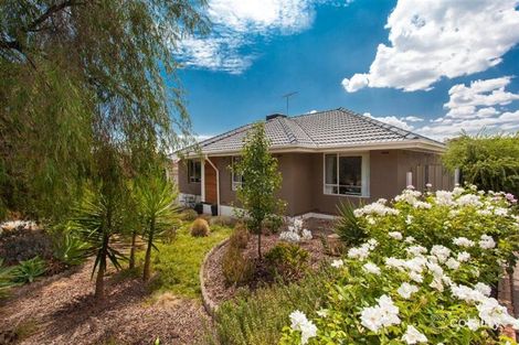 7 Heather Dr, Ridgehaven, SA 5097