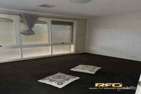 Property photo of 40 Carina Drive Melton VIC 3337