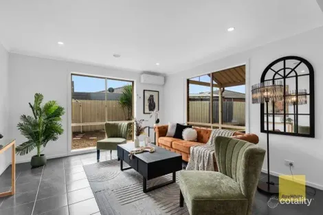 Property photo of 11 Arthur Close Truganina VIC 3029