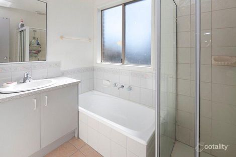 Property photo of 7 Orlit Close Cranbourne North VIC 3977