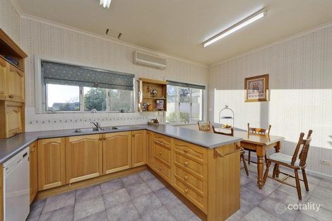 Property photo of 11 Castella Street Ivanhoe East VIC 3079