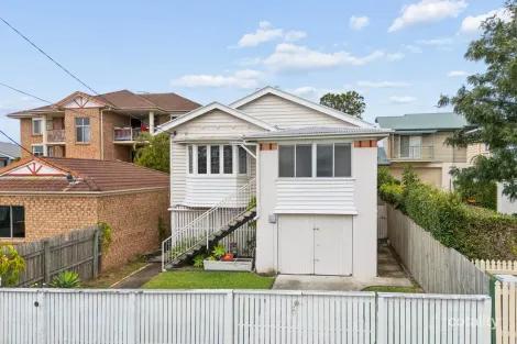 9 Seventh Ave, Kedron, QLD 4031