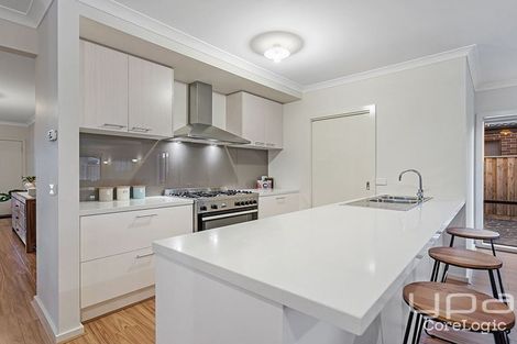 Property photo of 22 Ellscott Boulevard Mickleham VIC 3064