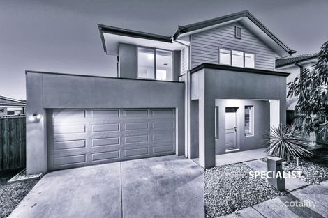 Property photo of 22 Mossey Crescent Cranbourne East VIC 3977