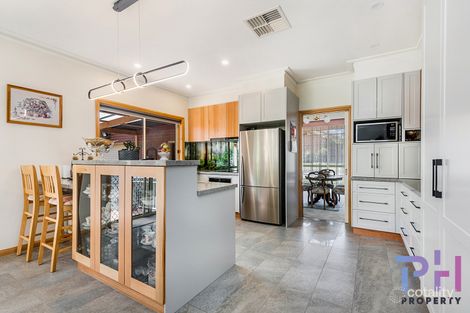 Property photo of 8 Bourke Drive Strathdale VIC 3550
