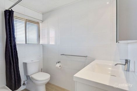 Property photo of 3/115 Prince Edward Parade Scarborough QLD 4020