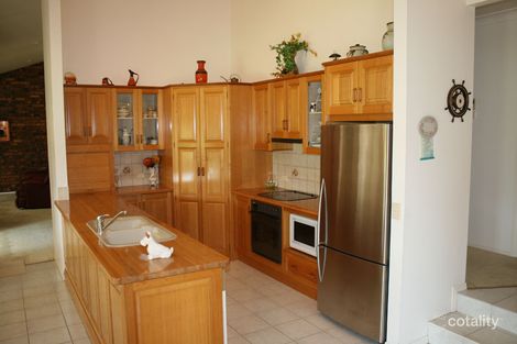 Property photo of 32 Narooma Drive Ocean Shores NSW 2483