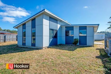 25 Oak Ave, Somerset, TAS 7322