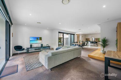 Property photo of 10016 The Boulevarde Lane Benowa QLD 4217