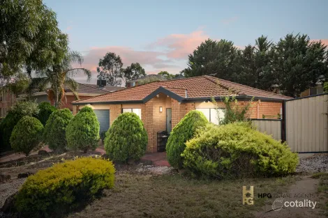 Property photo of 2 Denison Place Roxburgh Park VIC 3064