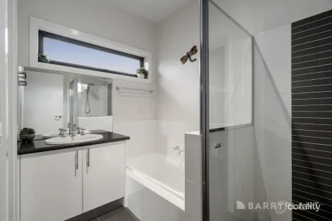 Property photo of 2/18 North Road Lilydale VIC 3140