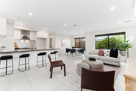 1/17b Hazeldene Ct, Berwick, VIC 3806