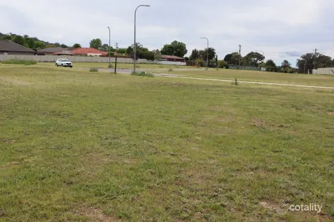 13 Meera Ct, Lavington, NSW 2641