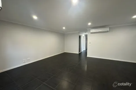 Property photo of 2/40 Ryrie Court Park Ridge QLD 4125