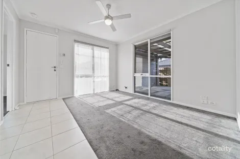 Property photo of 11 Finbar Court Narre Warren South VIC 3805