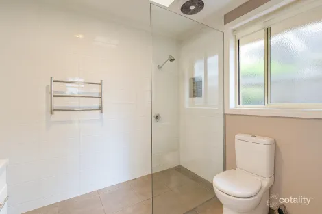 Property photo of 28 Thomas Place Pakenham VIC 3810