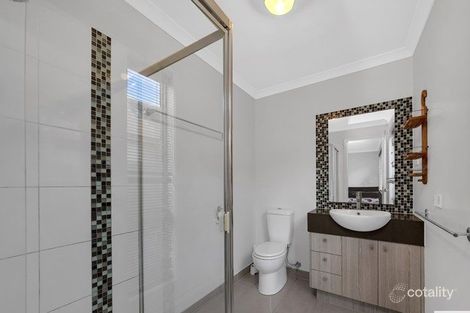 Property photo of 70 Prendergast Avenue Cranbourne East VIC 3977