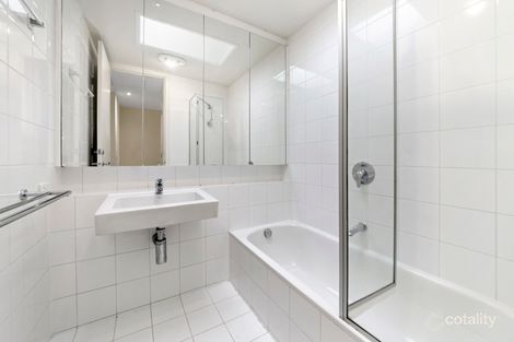 Property photo of 20 Manchester Grove Glen Huntly VIC 3163