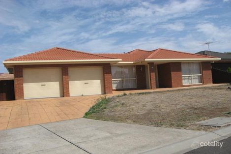 15 Darriwill Cl, Delahey, VIC 3037