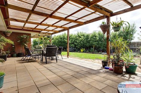 11 Hawthorn Dr, Hoppers Crossing, VIC 3029