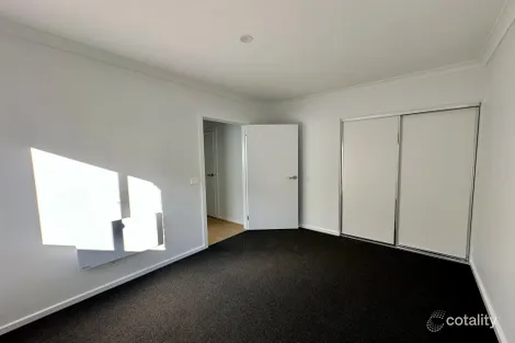 Property photo of 33 Roynic Parade Benalla VIC 3672