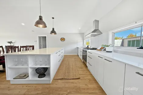 Property photo of 23 Cherry Vale Place Young NSW 2594