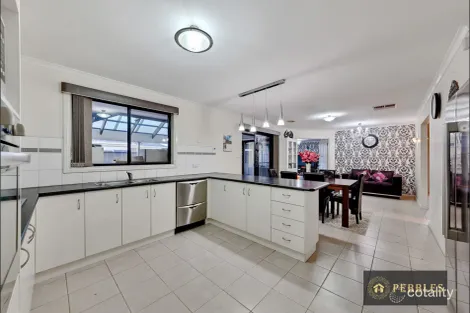 Property photo of 63 Knightsbridge Drive Tarneit VIC 3029