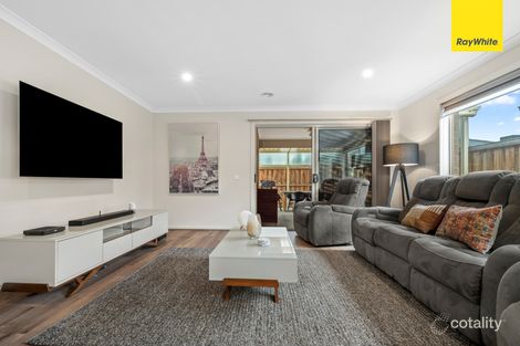 Property photo of 13 Bromley Circuit Thornhill Park VIC 3335