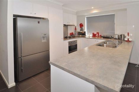 Property photo of 30 Howard Place Deer Park VIC 3023