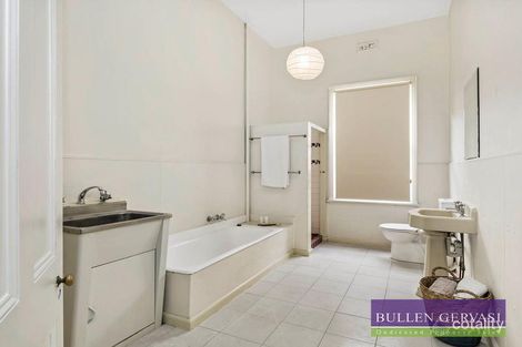 Property photo of 284 Pin Oak Crescent Flemington VIC 3031