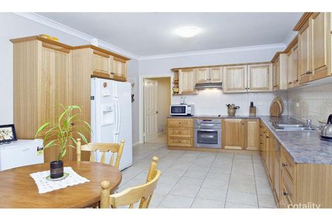 Property photo of 16 Ardross Crescent Morphett Vale SA 5162