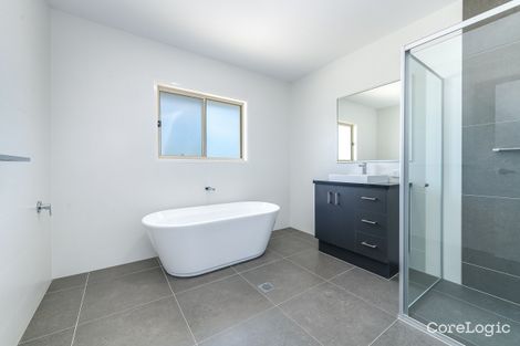 Property photo of 90 Serenity Boulevard Helensvale QLD 4212