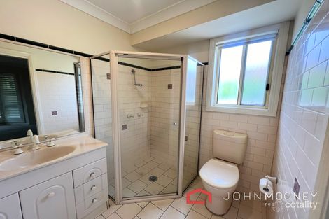 Property photo of 17 Paldi Crescent Glenfield Park NSW 2650