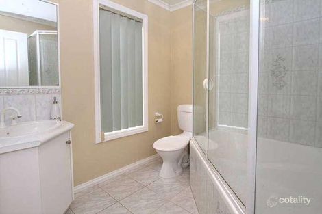 Property photo of 2 Parnell Court Roxburgh Park VIC 3064