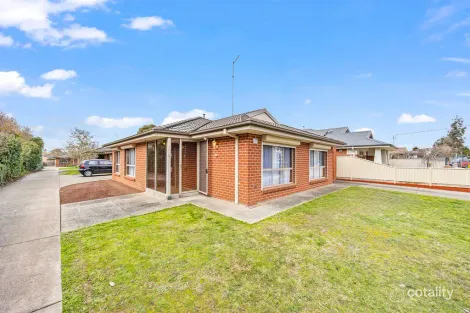 Property photo of 1/2 Symons Street Wendouree VIC 3355